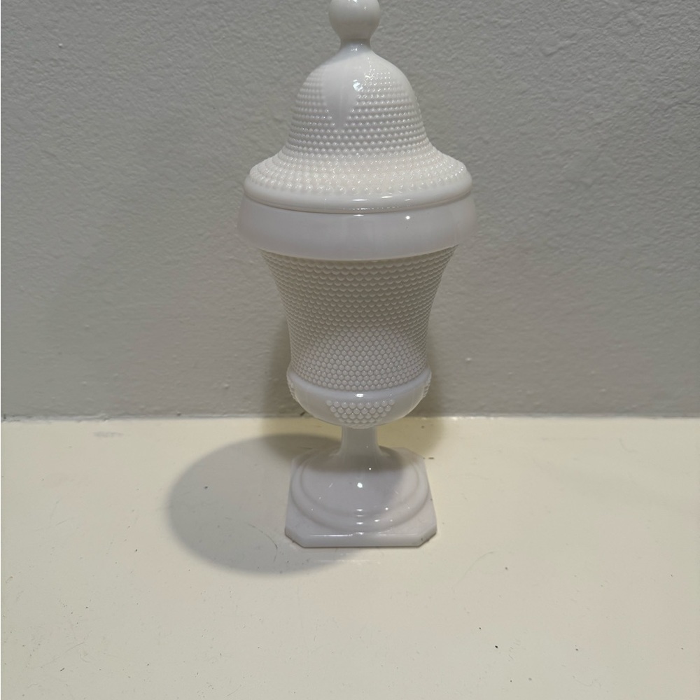 Vintage LE Smith Hobnail Milk Glass Apothecary Jar - Picture 3 of 9